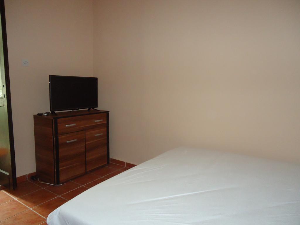 Apartments Ant Budva Phòng bức ảnh